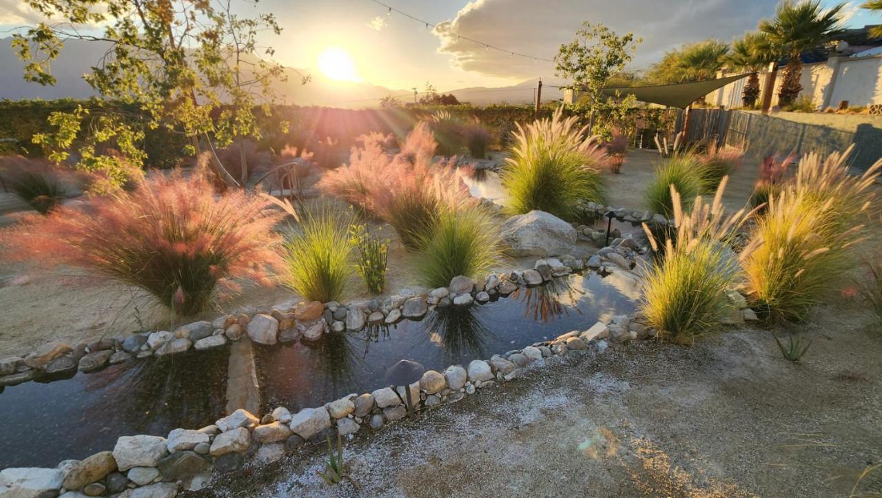 Azure Palm Hot Springs Hotel Desert Hot Springs Exterior photo